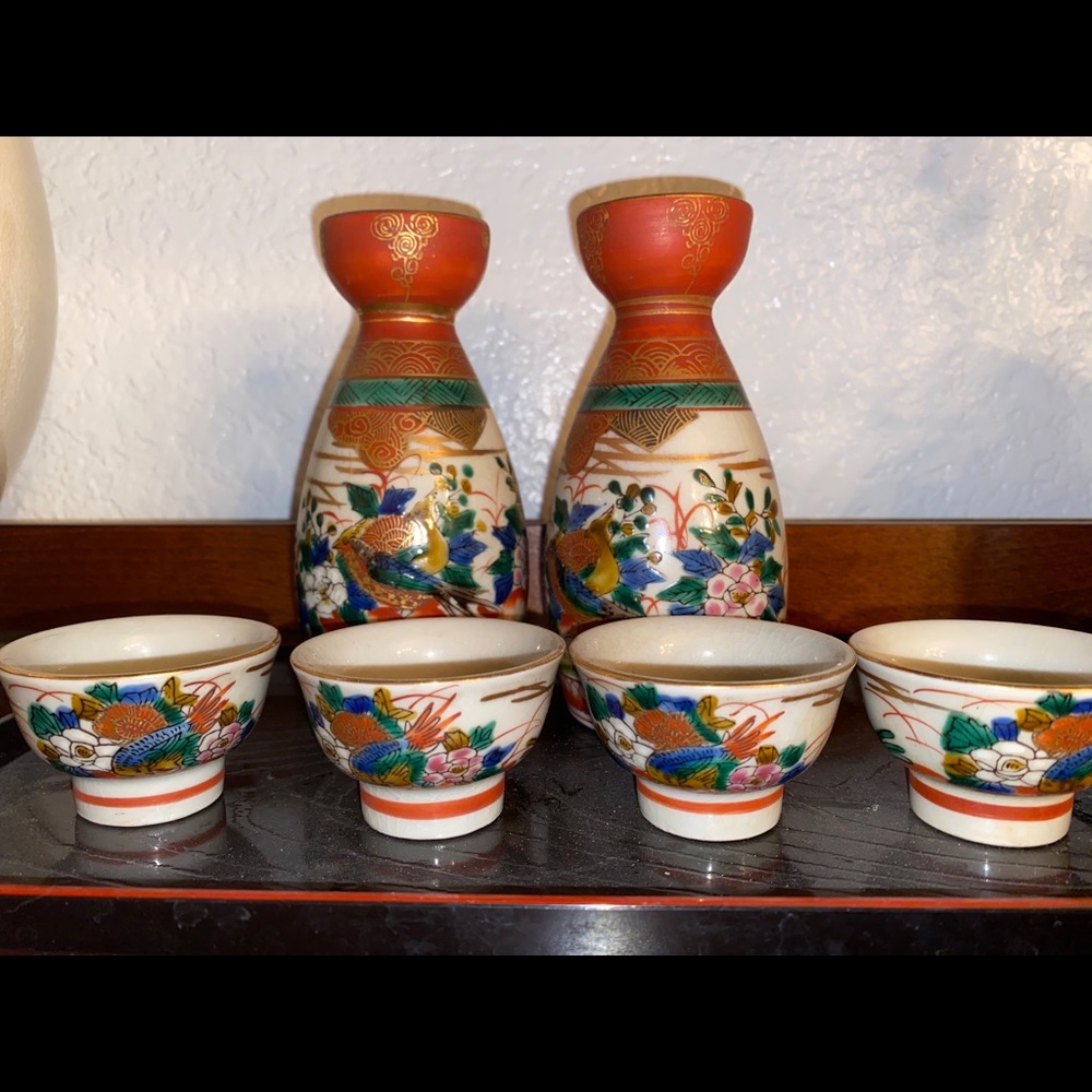 Kutani Japanese porcelain Sake set , Made in Japan